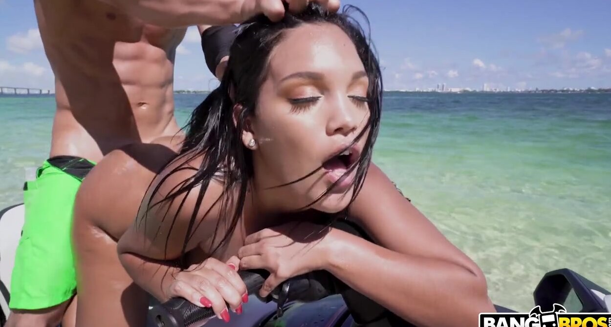 ❤️адвокаты-калуга.рф секс с моделью на пляже. Смотреть секс онлайн, скачать видео бесплатно.